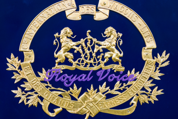 Royal Voice: A Delicate Script Font